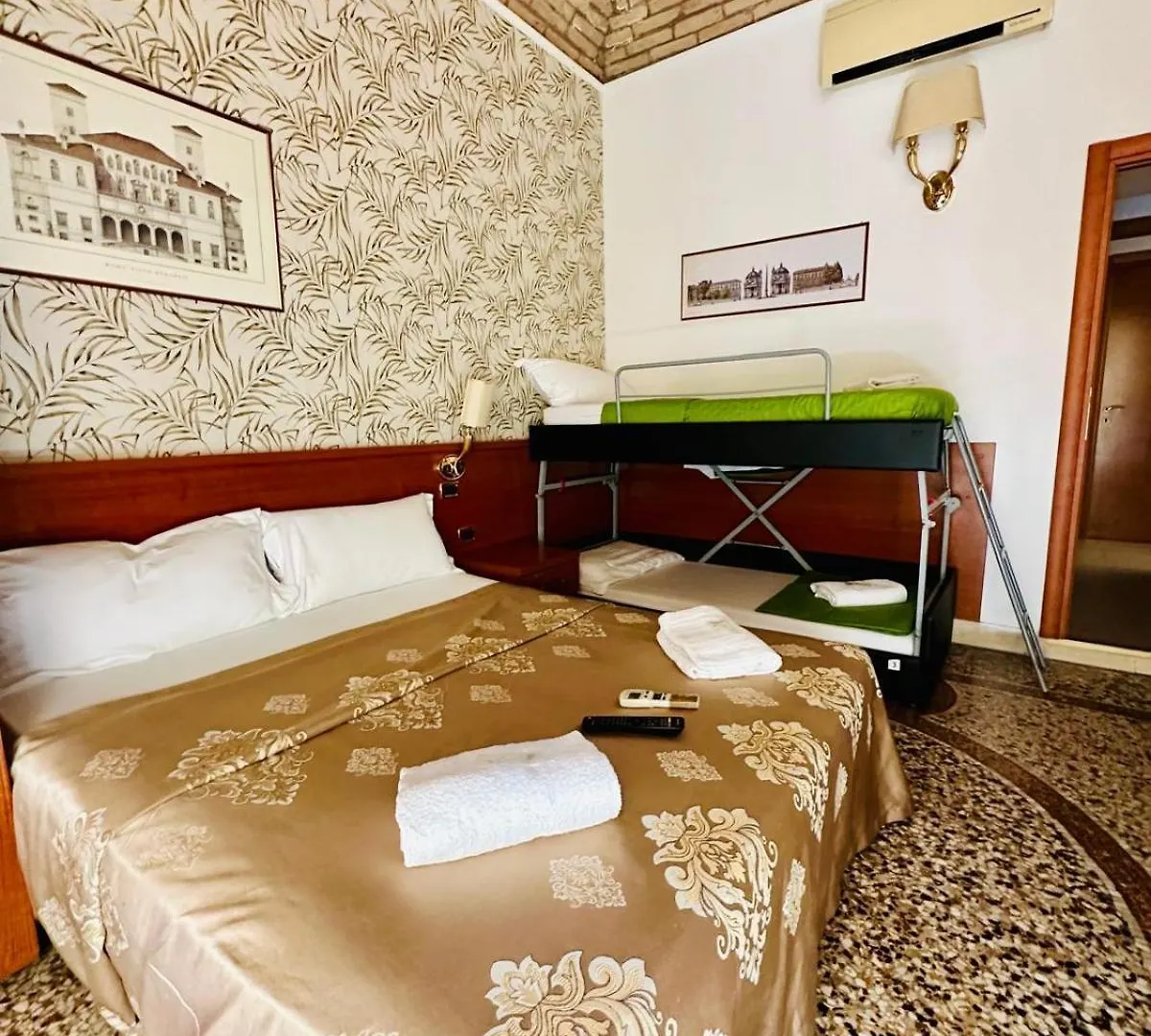 Rome Central Station Guest House 0*,