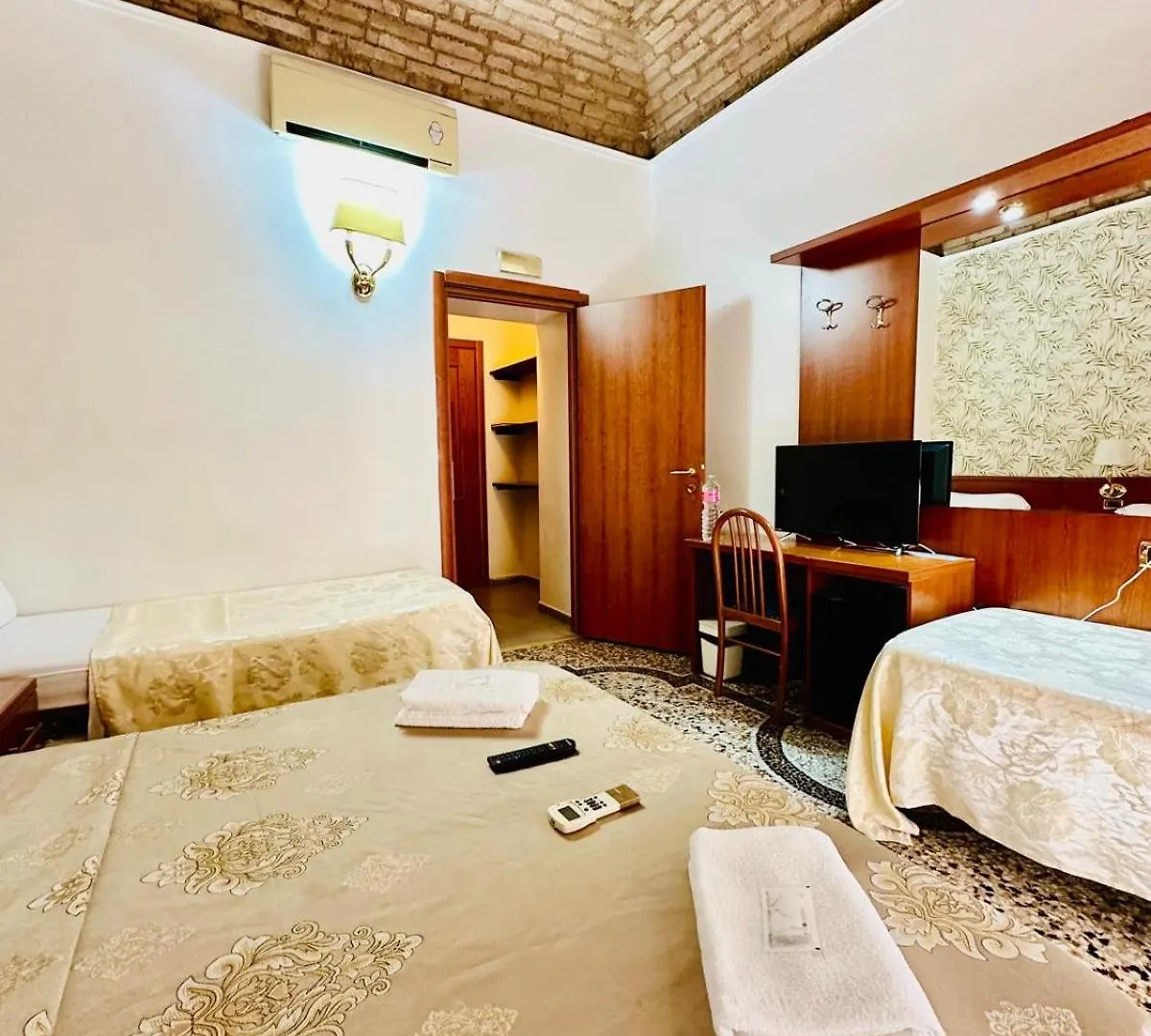 Rome Central Station Guest House 0*,  Italy